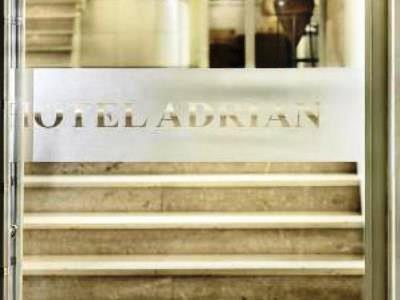 Adrian Hotel 3*